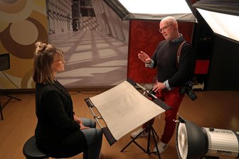 Änderungen ab 1. Mai: Wie dieses Plauener Fotostudio jetzt auf neue Regeln für Passbilder reagiert - René Abshagen will in seinem Fotostudio am Plauener Altmarkt auch künftig mit Service und Qualität punkten.