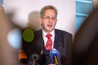 Ärger bei der Werteunion: Mitglieder gehen gegen Parteigründung vor - Remagen (Rheinland-Pfalz) am vergangenen Samstag: Ex-Verfassungsschutzpräsident Hans-Georg Maaßen spricht während der Pressekonferenz zur Parteigründung der Werteunion.