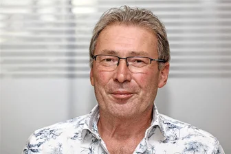 Ärger über die Bundesregierung: Zwickauer Fraktionschef Jens Heinzig tritt aus der SPD aus - Jens Heinzig war seit 1991 Mitglied der SPD, saß 1998 sogar kurz für die Partei im Bundestag. Jetzt gibt er sein Parteibuch aus Enttäuschung über die Politik der Bundesregierung zurück.