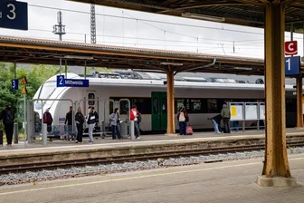Ärger über Ticketpreis ab Mittweida: Das Thema ist für den Kreistag Mittelsachsen noch nicht vom Tisch - Die Bahnfahrt von Mittweida nach Chemnitz führt durch drei Tarifzonen, was Einfluss auf den Ticketpreis hat.