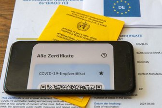 Ärger um dubiosen Impfausweis: Erzieherin aus Chemnitz vor Gericht - 