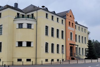 Ärger um Einschulungsfeier in Zwickau beigelegt: Grundschüler feiern nun doch im eigenen Dorf - Die Erstklässler der Grundschule Stenn werden ihre Schuleinführung im BIC im Gewerbegebiet feiern.