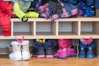Ärger um hohe Kita-Gebühren im Erzgebirge: Gemeinden und Eltern sehen Freistaat Sachsen in der Pflicht - Die vielerorts steigenden Kita-Gebühren belasten die Haushalte der Familien.