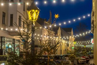 Ärger um Weihnachtsbeleuchtung entbrennt in Olbernhau - Ein Bild aus den Vorjahren: Um die Beleuchtung der Einkaufsstraße in Olbernhau gibt es Ärger.