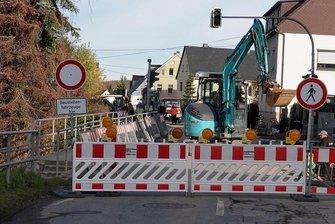 Ärger wegen Michelner Dauerbaustelle - Der Gehwegbau in Mülsen St. Micheln dauert vielen Mülsenern zu lange. Vor allem ärgert sie die Vollsperrung. 