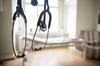 Ärzteverbände rufen für Montag zu Protest-Aktion auf - Praxen bleiben aber meist aus anderem Grund dicht - 