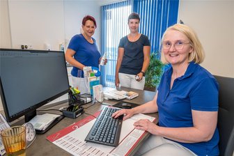 Ärztin geht nach Olbernhau: „Das ist nicht nur für die Stadt, sondern auch für mich ein Glücksfall“ - Dr. Kathrin Kreuter und ihre Mitarbeiterinnen Isabel Fritzsch sowie Anja Ullmann (von rechts) beziehen im Oktober eine neue Praxis in Olbernhau.