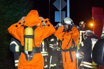Ätzende Flüssigkeit löst Gefahrguteinsatz aus -
