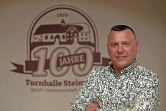 Äußerst knappes Rennen um „Westsachse des Jahres“-Titel: Steinpleiser gewinnt mit zwei Stimmen Vorsprung - Thomas Reißner darf sich Westsachse des Jahres nennen. Er und seine Mitstreiter haben die Turnhalle in Steinpleis aufwendig saniert.