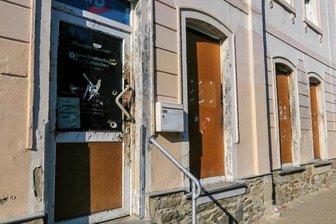 AfD-Büro weiterhin ein Schandfleck - Es soll wieder öffnen - das AfD -Büro Schwarzenberg. 