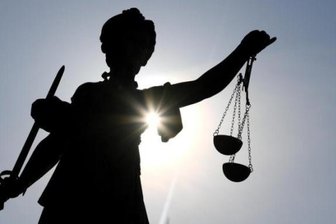 AfD in den Schulden wegen glänzender Weihnachtsgeschenke? - Ein Unternehmer aus dem Erzgebirge wehrt sich - 25 Silbermedaillen als Weihnachtsgeschenke für AfD-Fraktionsmitglieder sorgen im Erzgebirge für Unmut.