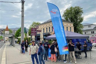 AfD-Infostand in Plauen von Protesten begleitet - AfD-Infostand am Freitag am Postplatz in Plauen.