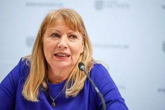 AfD wirft Sozialministerin Köpping Ex-Job ihres Sohnes vor - Soll noch vor der Landtagswahl im Untersuchungsausschuss zur Förderaffäre aussagen: SPD-Spitzenkandidatin und Sozialministerin Petra Köpping.