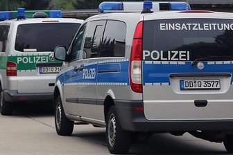 Aggressiver Mann verletzt Polizeibeamten -