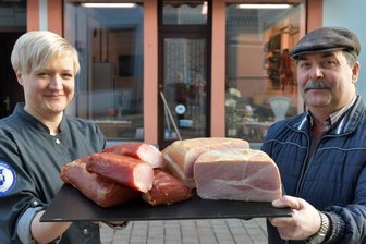Agrargenossenschaft Memmendorf übernimmt letzte Privatfleischerei Freibergs - Die Freiberger Fleischermeisterin Susann Bergmann und Maxim Steinhardt, Vorstandsvorsitzender der Agrargenossenschaft Memmendorf, gehen wirtschaftlich gemeinsame Wege. 