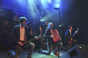 Akkordeonwettbewerb Klingenthal: Stefan Fraas macht sich für neues Konzept stark - Was mit dem Akkordeon musikalisch alles möglich ist, zeigte im Rahmenprogramm 2017 des Klingenthaler Akkordeonwettbewerbes die Bryats-Band (Foto) aus der Ukraine in Gasthof zum Walfisch in Zwota und im Tanzcenter Gambrinus auf. Schon damals gab es auch Ideen für ein publikumswirksames Akkordeon-Festival.
