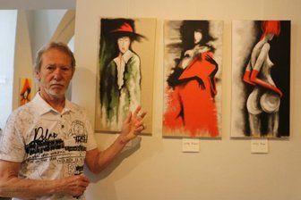 Akte und Abstraktes im Schloss - Dietmar Rödenbeck stellt derzeit im Schloss Leubnitz aus: Gemalte Akte und Abstraktes, aber auch Skulpturen. 