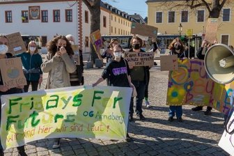 Aktion auf Marienberger Markt für besseres Klima und Frieden - Fridays for Future-Demo auf dem Marienberger Markt.