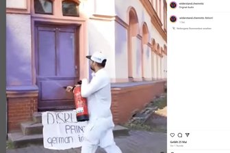 Aktion gegen Identitäre Bewegung: „Zentrum Chemnitz“ mit Farbe besprüht - Auf dem Instagram-Kanal „widerstand.chemnitz“ tauchten am Dienstag Bekennervideos auf.