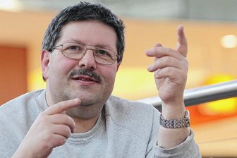 Aktion Weihnachtsfreude von Lengenfelder Verein kämpft mit dem Krieg - Christian Ehrler, EhrenamtlicherGeschäftsführer Hilfsverein Unterkarpaten.