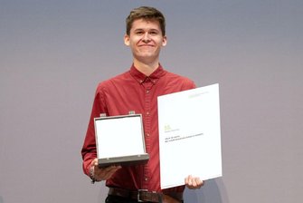 Aktivist veröffentlicht erstes Buch - Jakob Springfeld - Aktivist und Autor