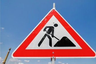 Aktuelle Baustellen: Diese Straßen im Erzgebirge sind gesperrt - In vielen Orten des Erzgebirges gibt es aktuell Baustellen. 