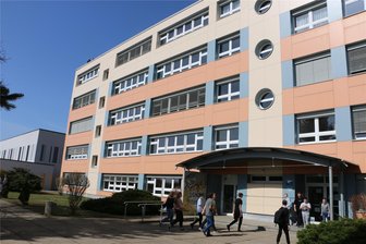 Akute Personalnot an Pausaer Oberschule: „Uns fehlen mindestens fünf Lehrkräfte“ - Die Oberschule in Pausa.