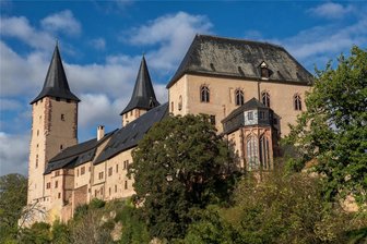 Alarm auf Schloss Rochlitz: Feuerwehren rücken aus - Ein Großaufgebot an Einsatzkräften preschte am Montag zum Rochlitzer Schloss. Die Brandmeldeanlage schlug Alarm.