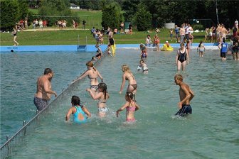 Alarm: Waldbad Triebel sitzt fast auf dem Trocknen - Ein Foto aus besseren Tagen: Das Triebeler Waldbad nach umfangreicher Renovierung 2008.