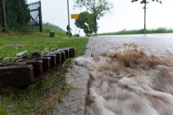 Albernau: Starkregen sorgt für Behinderungen -