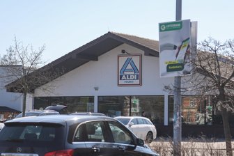 Aldi will Filiale im Chemnitzer Stadtteil Schönau aufgeben - Der Aldi an der Zwickauer Straße soll an anderer Stelle neu eröffnen.