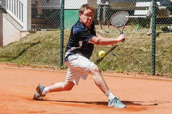 Alexander Kreller aus Freiberg: Über Marbella an die Weltspitze des Tennis - Mit den Herren des Freiberger HTC hat Alexander Kreller in der Ostliga und sogar zwei Jahr in der Regionalliga Südost, aufgeschlagen. Jetzt ist er Kapitän der ebenfalls überregional erfolgreichen SG Freiberg/Chemnitz bei den Herren 30.