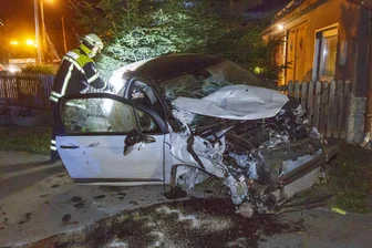Alkohol am Steuer: Drei Verletzte und 20.000 Euro Schaden -