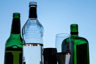 Alkohol und ein Anruf sprengen Party im Erzgebirge: Prozess um Schlägerei zwischen Gartenkumpels - Dass dem Alkohol auf der Gartenfeier massiv zugesprochen wurde, dürfte manche widersprüchliche Aussage vor Gericht erklären.