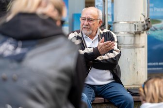 Alkoholverbotszone in Plauen: Vermittlungsversuche scheitern bislang – „das ist unbegreiflich“ - Bernd Stubenrauch engagiert sich für eine Gruppe von Leuten, die sich regelmäßig auf der Plauener Bahnhofstraße treffen.