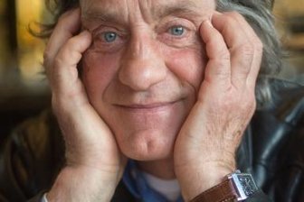 "Alle Künstler gucken ab!" - Nach dem Schockmoment: Schauspieler Winfried Glatzeder sieht sein Alter jetzt gelassen.