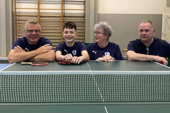 Allein Zuhaus? So gibt ein Reichenbacher Verein der Generation 60 plus neue Perspektiven - Leute, wir sind für euch da. Jeden Donnerstag in der Sporthalle Enge Gasse in Reichenbach.