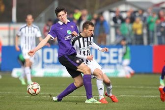 Alles neu im Duell der Absteiger - Marcin Sieber (l.) vergangene Saison im Duell mit Dominick Drexler. Sie gehören zu den wenigen Profis, die bei den Absteigern geblieben sind.