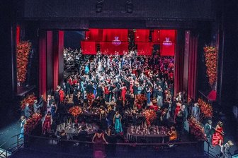 Alles rot - so feierte Chemnitz seinen Opernball - 