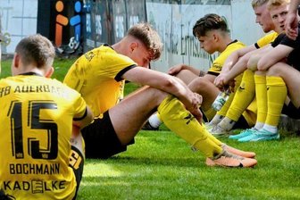 Alles wie ein schlechtes Deja-vu - Zufrieden sieht anders aus: Nach zwei Siegen in der Vorsaison konnte der VfB Auerbach beim 1:3 gegen den VfB Krieschow seine Heimbilanz wieder nicht verbessern.