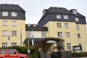 Alloheim stellt ungeimpfte Mitarbeiter frei - Die Alloheim Senioren-Residenz Haus am See in Bad Elster. Im Oktober 2012 eröffnete der Pflegeheimbetreiber die Einrichtung im zuvor acht Jahre leer stehenden Ex-Sanatorium des Zentralkomitees der SED.