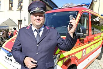Allrad und 177 PS stark: Neues Mehrzweckfahrzeug für Feuerwehr im Vogtland - Stadtwehrleiter Marcel Richter.