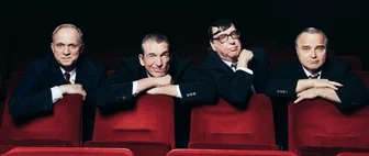 Ulrich Tukur (links) und seine Rhythmus-Boys Günter Märtens, Ulrich Mayer und Kalle Mews (v. l.) treten am 10. Januar in Zwickau und am 12. Januar in Chemnitz auf.