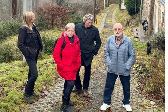 Alm-Streit von Klingenthal: Ein Umzug, zwei Todesfälle und machtlose Behörden - Die Letzten auf der Alm: Marion Reckin-Kaiser, Anita Hochmuth, Thomas Kaiser, Rolf Bretschneider.