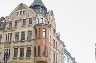 Almgasthof öffnet in der Plauener City - Ein Blick vom Rathaus zum künftigen "Almgasthof Steyr".