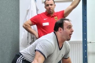 Almir Velagic besitzt Medaillenchancen - Almir Velagic mit Trainer OliverCaruso während eines Lehrganges im Sportpark Rabenberg bei Breitenbrunn.