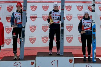 Alpencup im Skispringen: Kim Amy Duschek zweimal auf Platz 2 - Kim Amy Duschek vom Bundesstützpunkt Klingenthal (links) holte doppeltes Silber beim Alpencup.