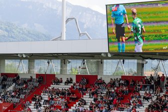 Als Aufsteiger zum Titel: FC Thun sorgt für Fußball-Märchen - Fans des FC Thun beim Meister-Public-Viewing in der heimischen Arena.
