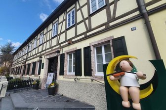 Als der Staat nach den Engeln griff - In dem historischen Fachwerkgebäude befinden sich heute die Erlebniswelt und das Geschäft. 