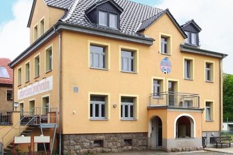 Als die Turner ein Heim mit Schankwirtschaft bauen durften - Ansichtskarte aus den 1930er-Jahren.